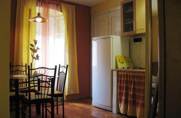 Studio Apartments Holy Trinity Novi Vinodolski Rum bild